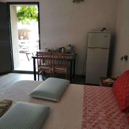 Elia'S House Bed & Breakfast Padru Exterior foto